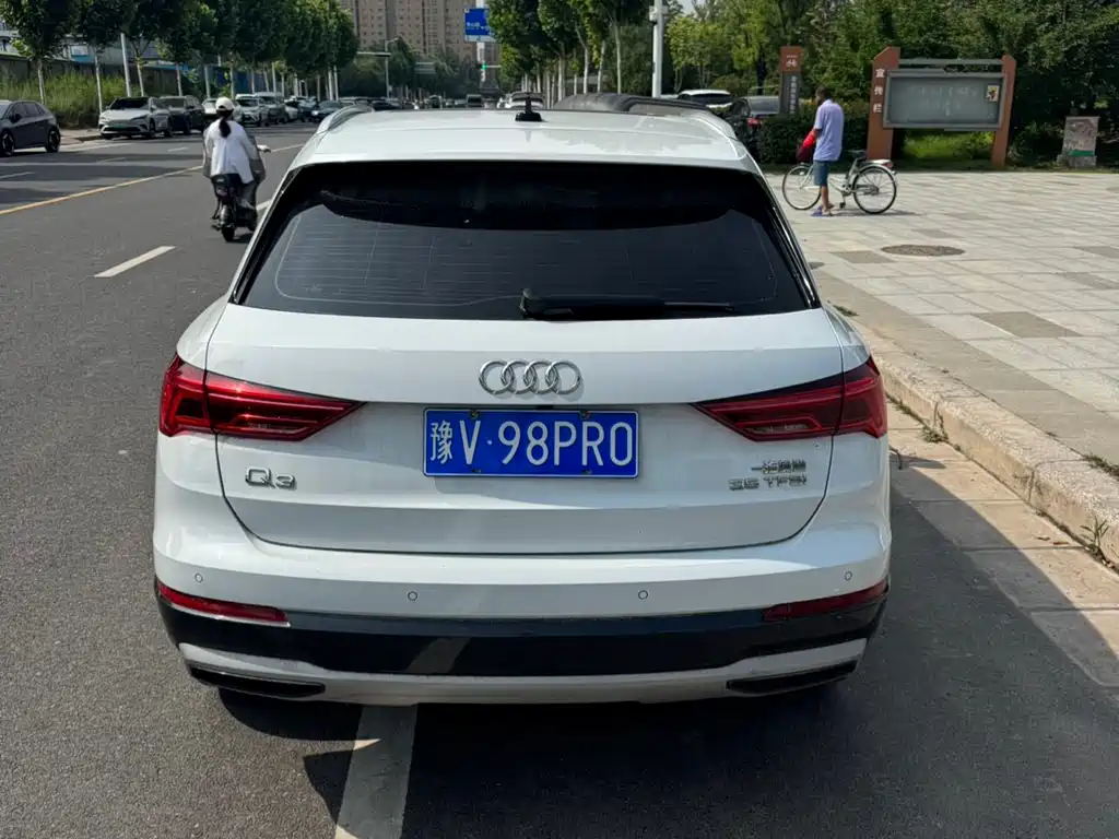 Audi Q3 2023 — фото 10