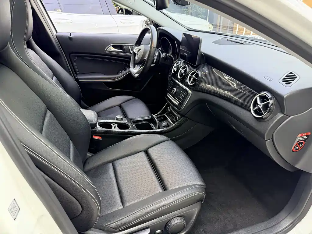 Mercedes-Benz GLA 2018 — фото 11