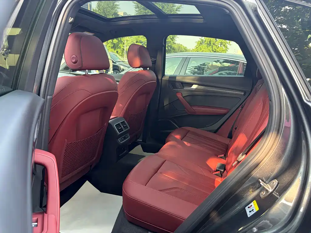 Audi Q5L Sportback 2022 — фото 26