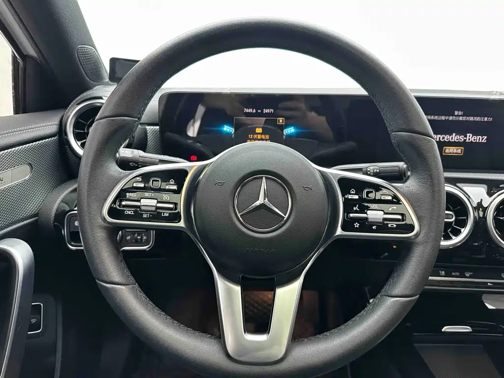 Mercedes-Benz A-Class 2022 — фото 16
