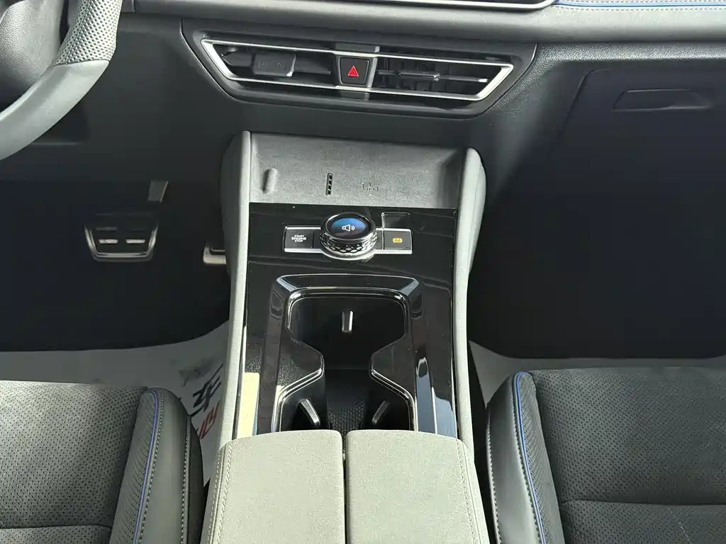 Volkswagen Tiguan L 2025 — фото 12