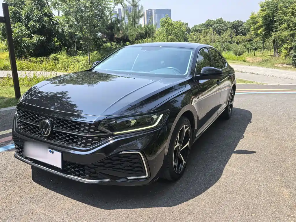 Volkswagen Passat 2023