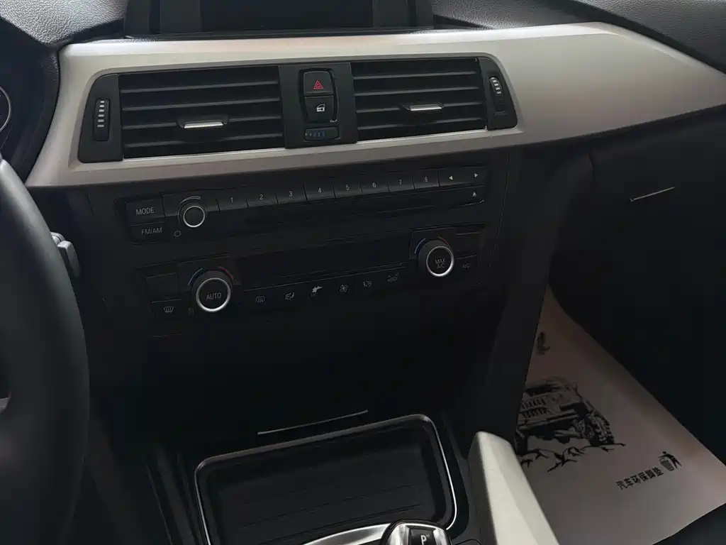 BMW 3 Series 2015 — фото 13