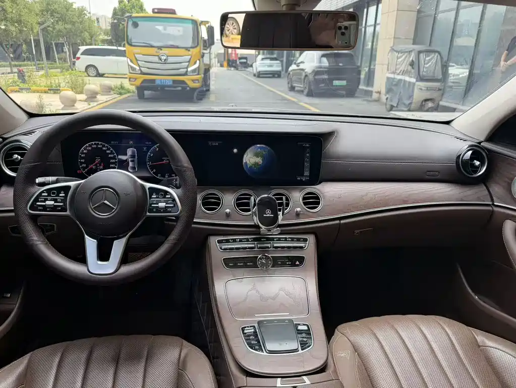 Mercedes-Benz E-Class 2020 — фото 8