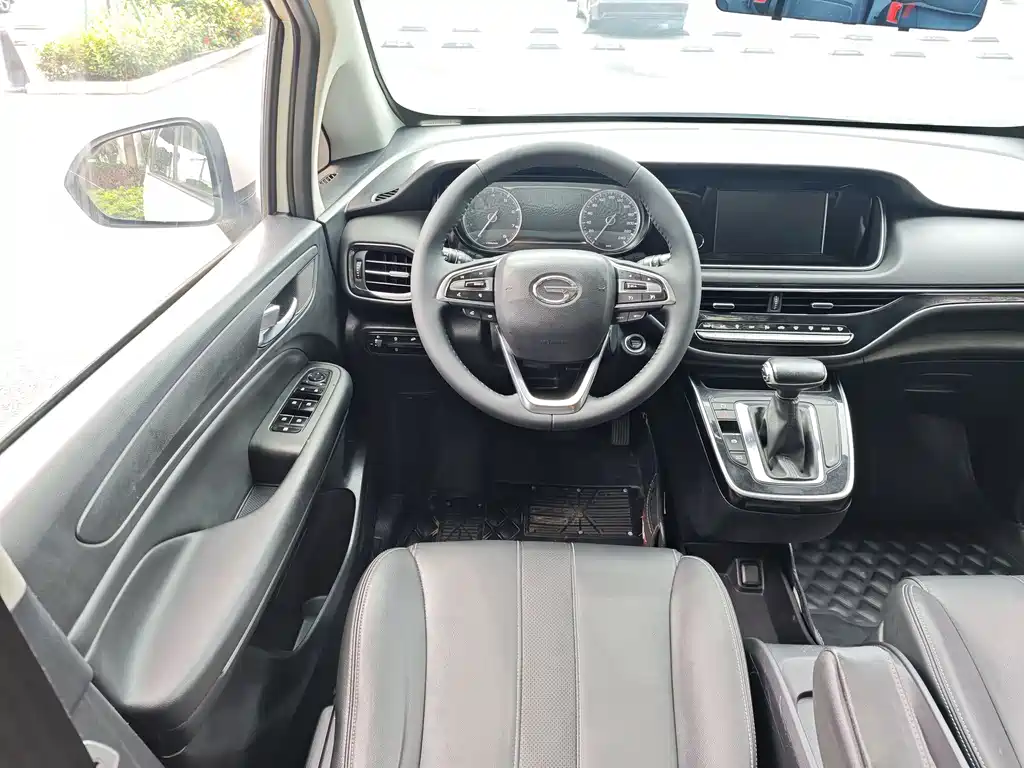 GAC Trumpchi M6 2021 — фото 17