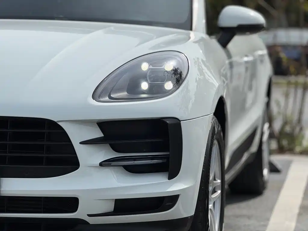 Porsche Macan 2019 — фото 17