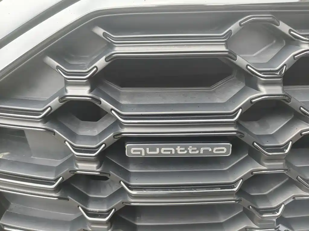 Audi Q5L 2024 — фото 14