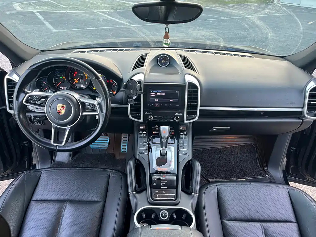 Porsche Cayenne 2017 — фото 14