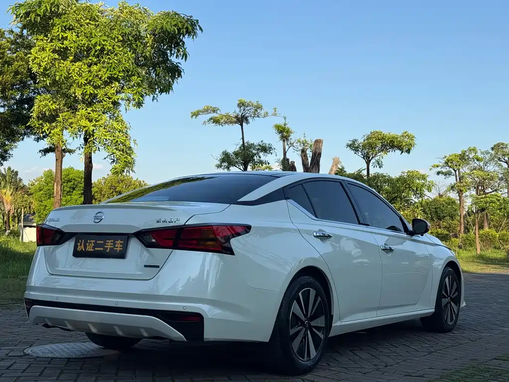 Nissan Teana 2022