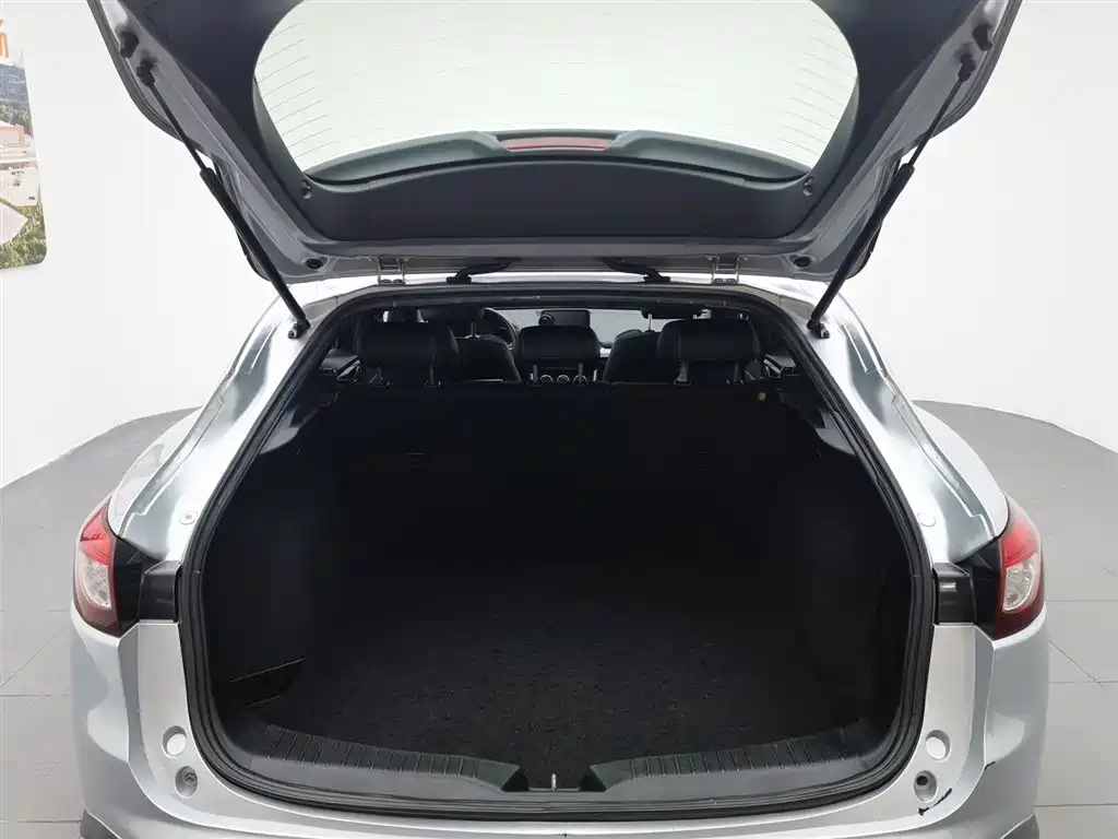 Mazda CX-4 2018 — фото 16