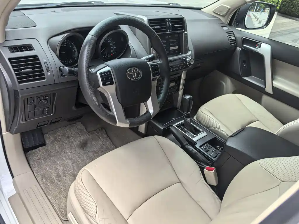 Toyota Prado 2013 — фото 28