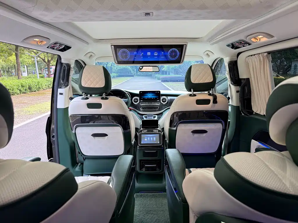 Mercedes-Benz V-Class 2022 — фото 15