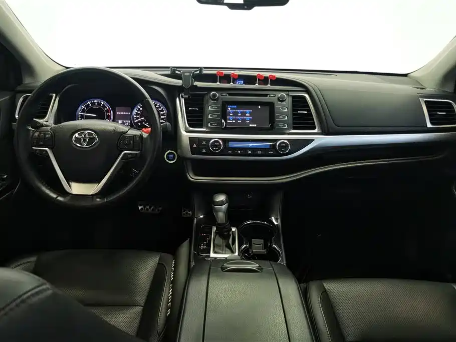 Toyota Highlander 2018 — фото 12