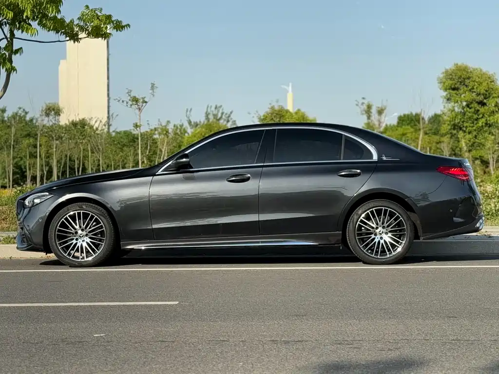 Mercedes-Benz C-Class 2023 — фото 4