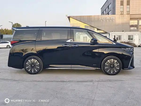 Toyota Alphard 2024
