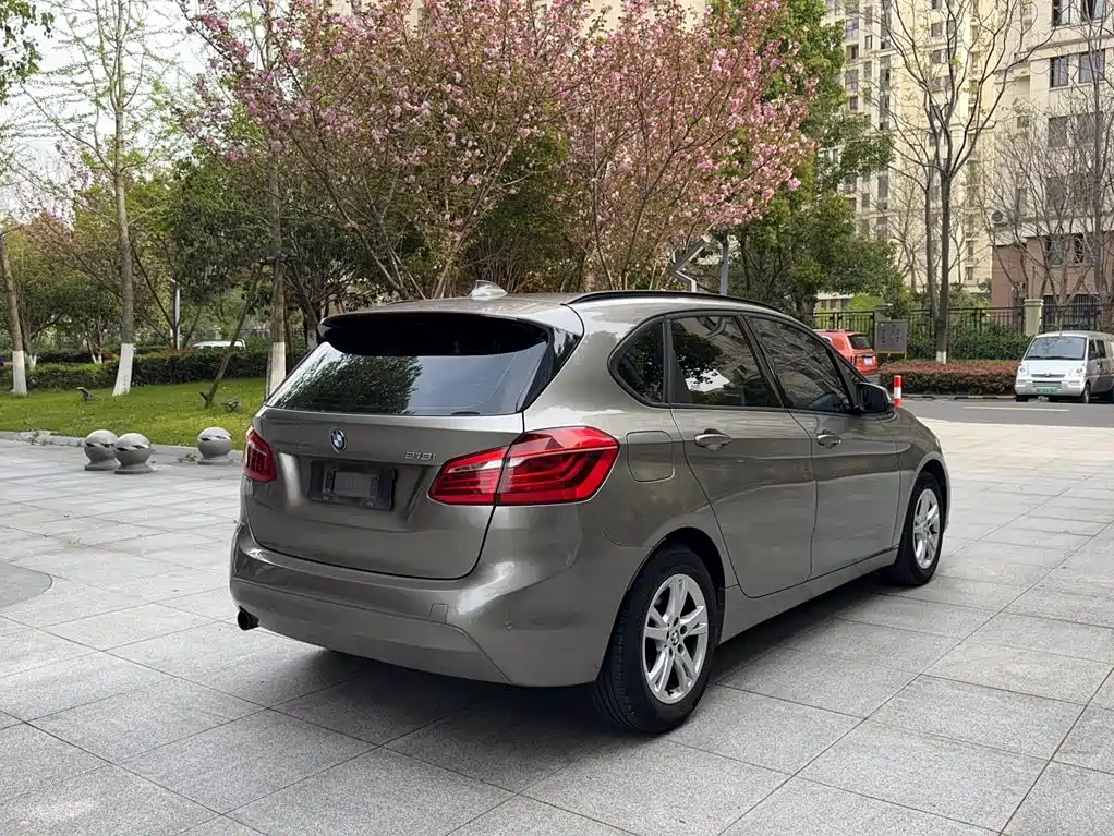 BMW 2 Series Active Tourer 2015 — фото 10