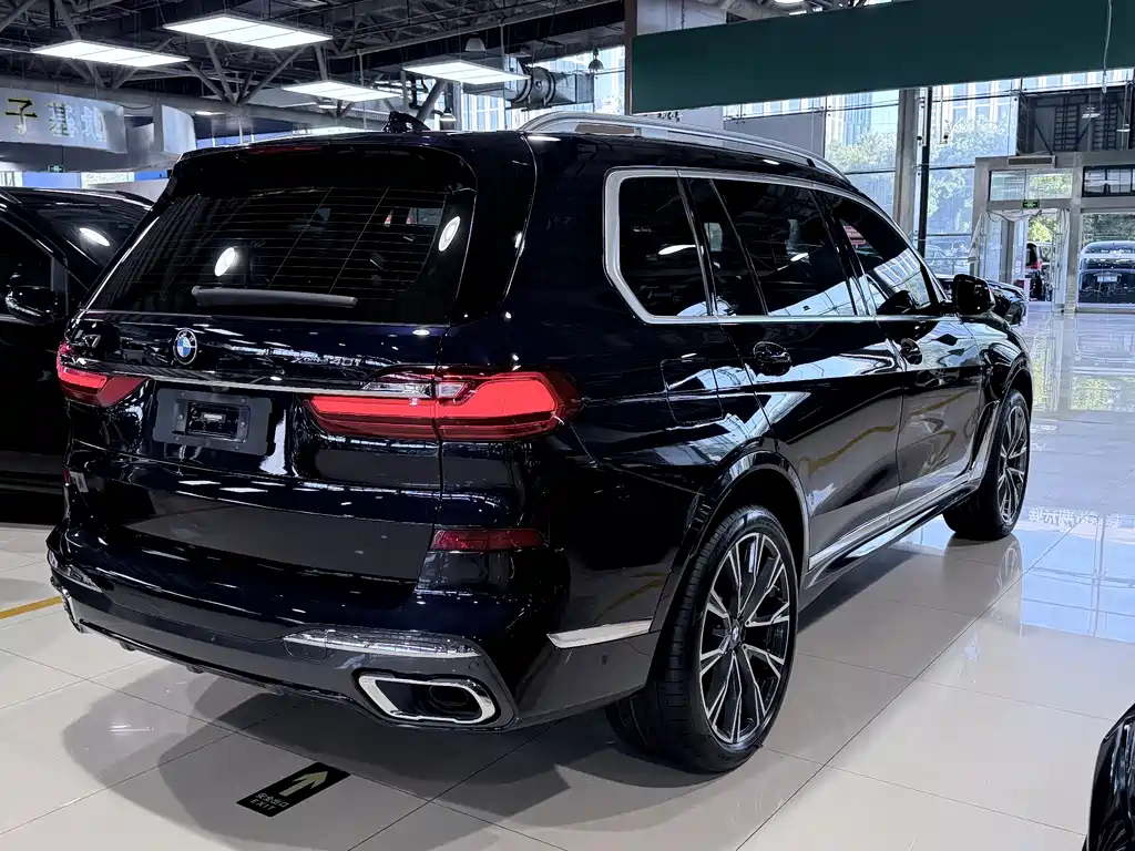 BMW X7 2023 — фото 21