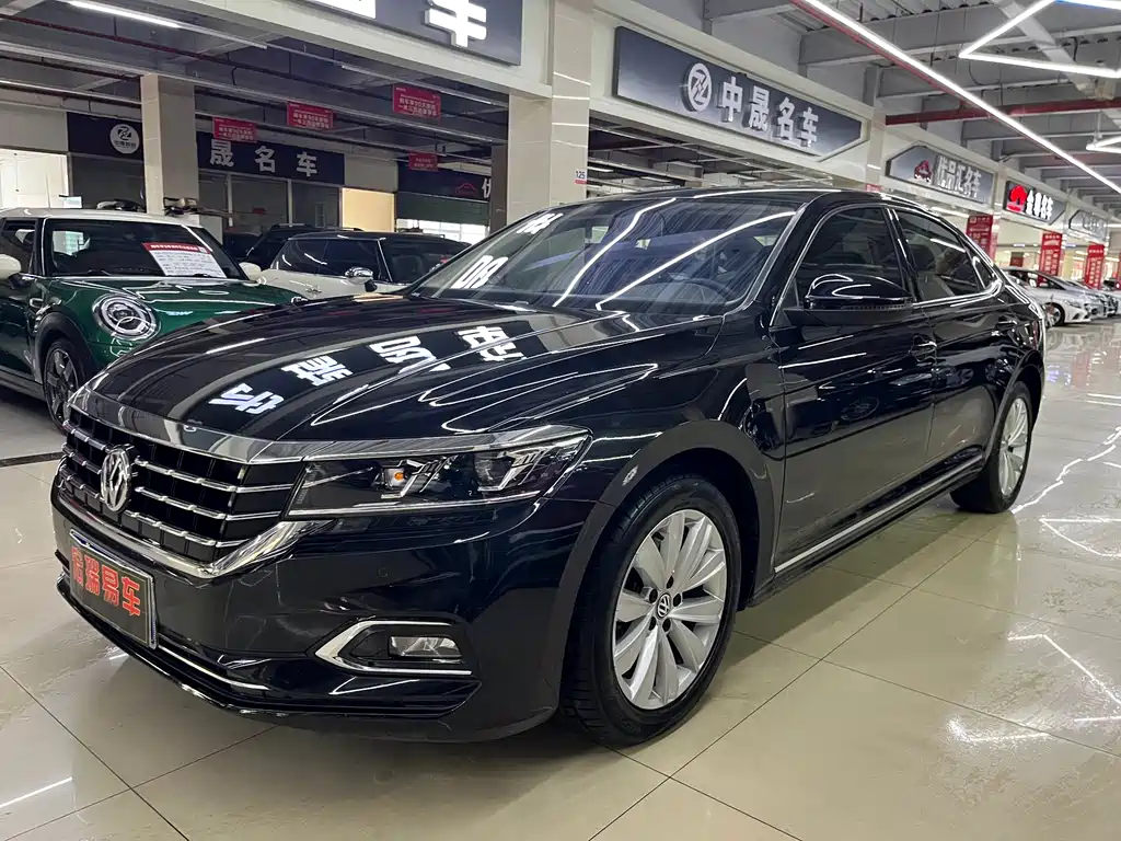 Volkswagen Passat 2018 — фото 1