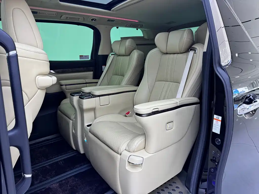 Toyota Vellfire 2021 — фото 5