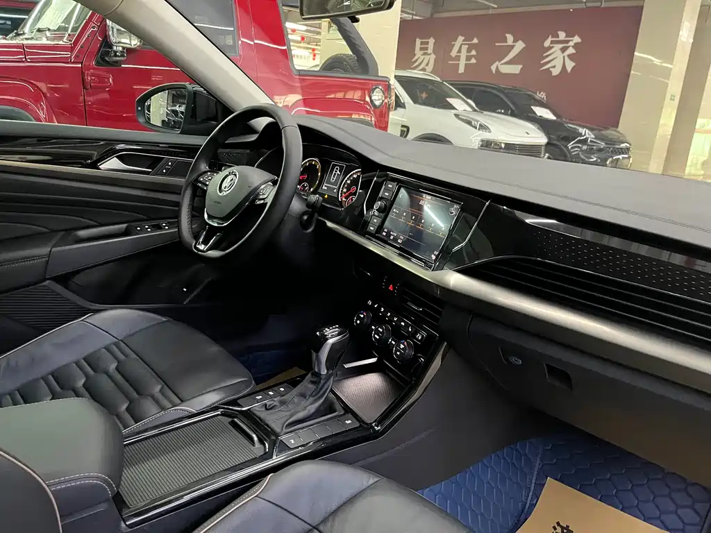 Volkswagen Passat 2018 — фото 14