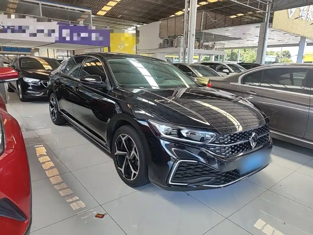 Volkswagen Passat 2025