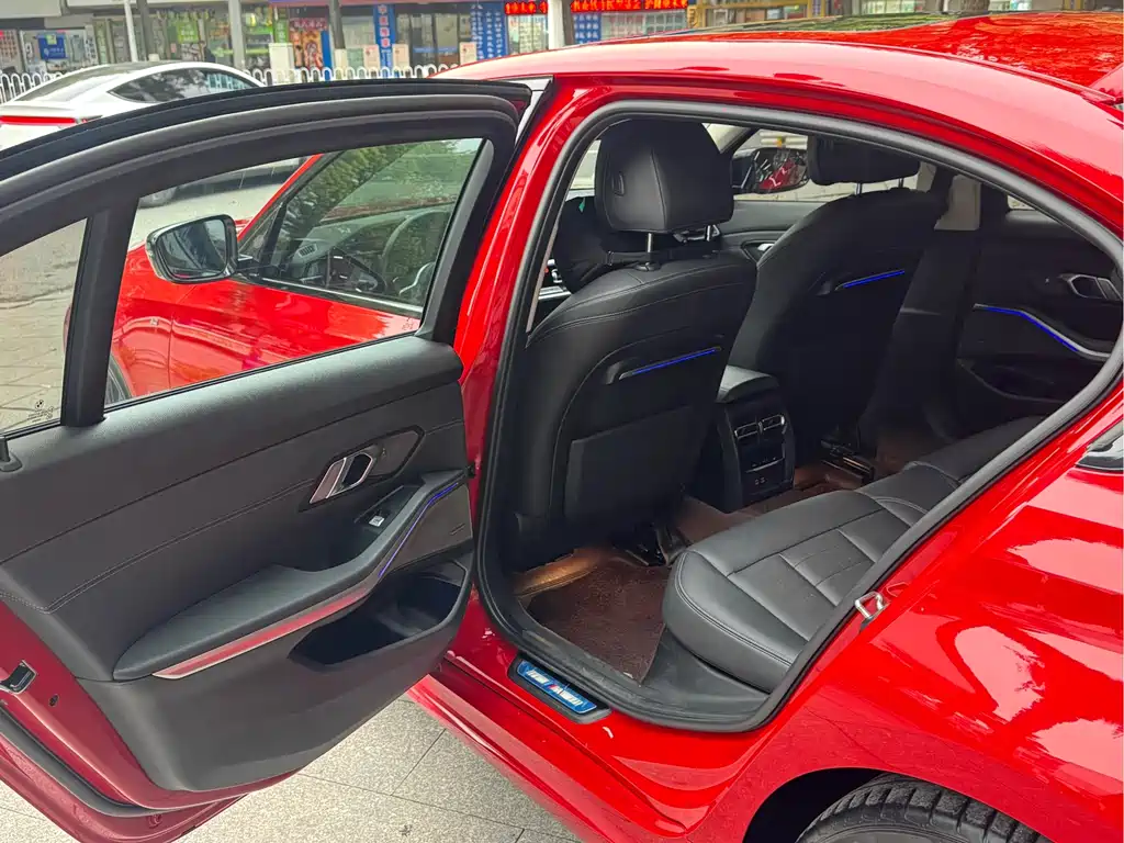BMW 3 Series 2019 — фото 5