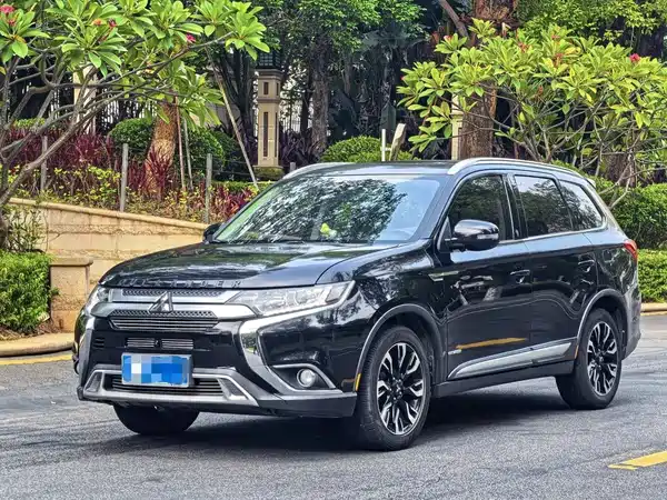 Mitsubishi Outlander 2021