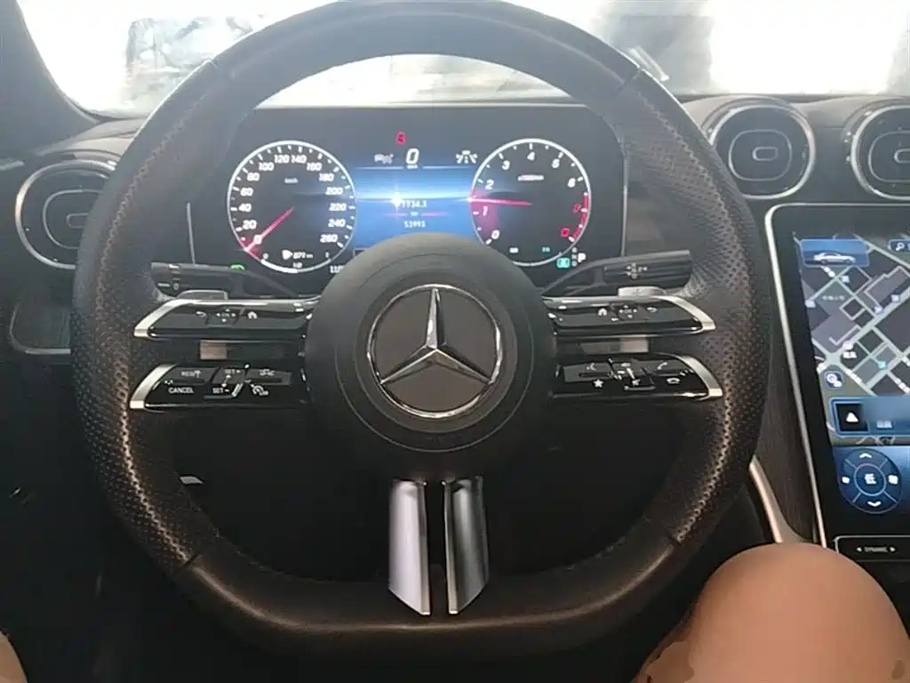 Mercedes-Benz C-Class 2024 — фото 11