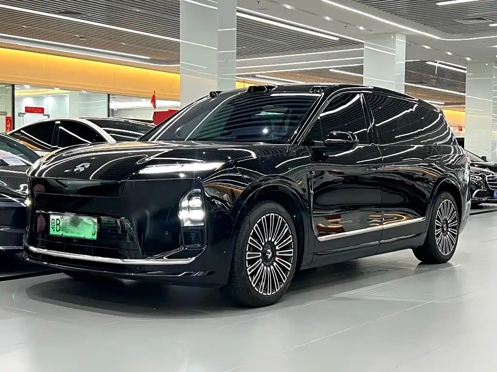 NIO ES8 2025