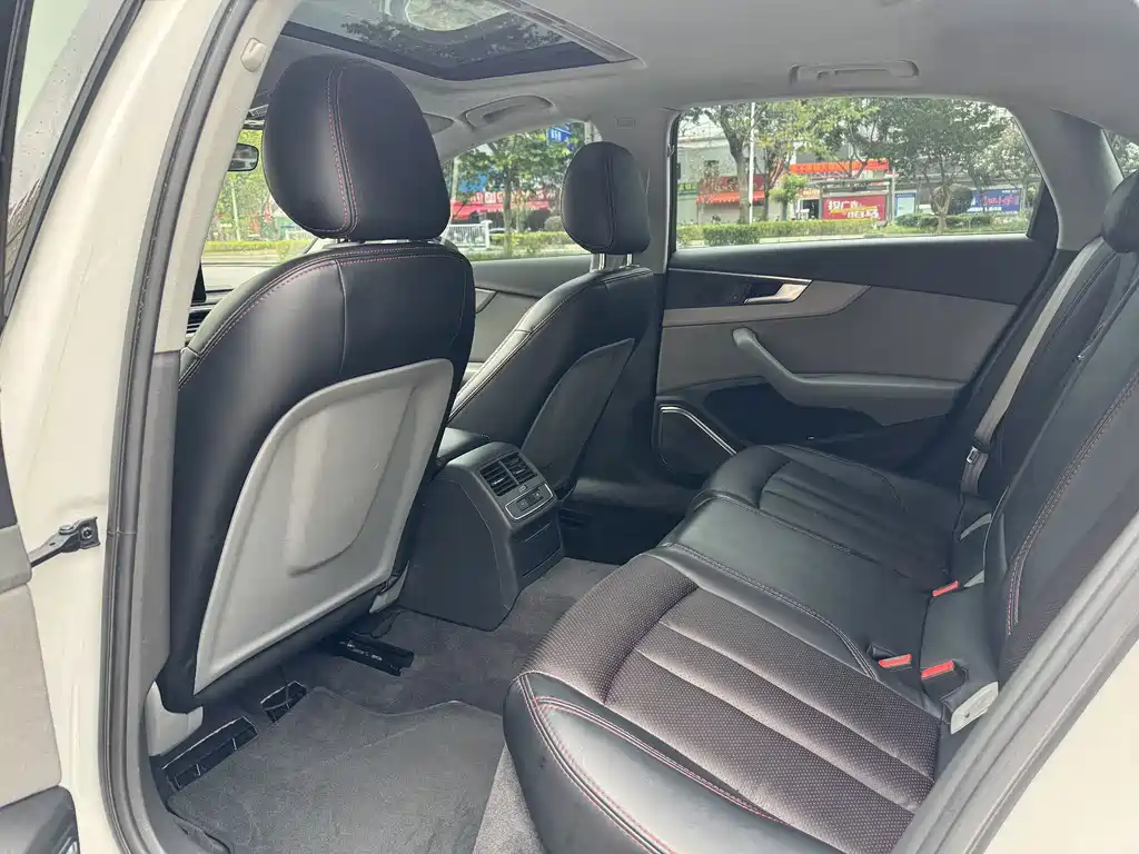 Audi A4L 2018