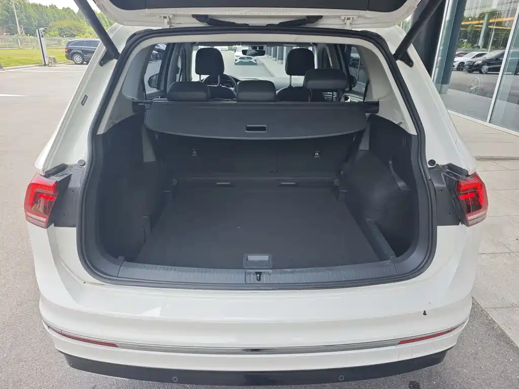 Volkswagen Tiguan L 2020 — фото 10
