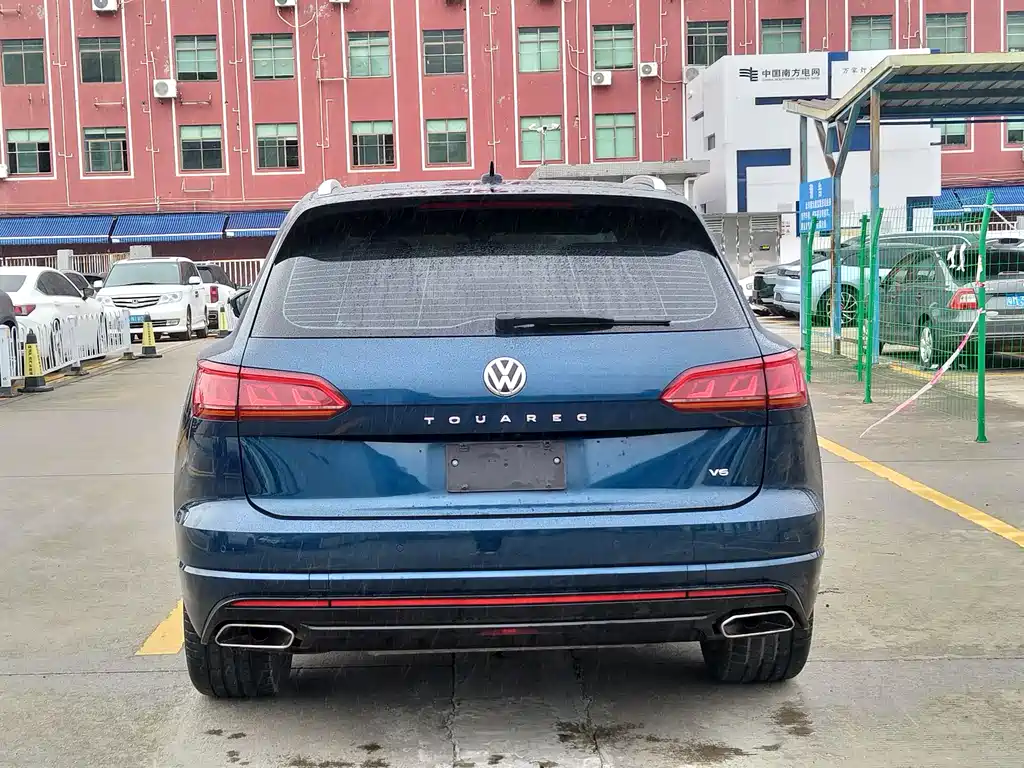 Volkswagen Touareg 2020 — фото 17