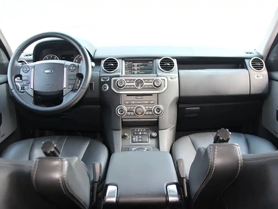 Land Rover Discovery 2015 — фото 9