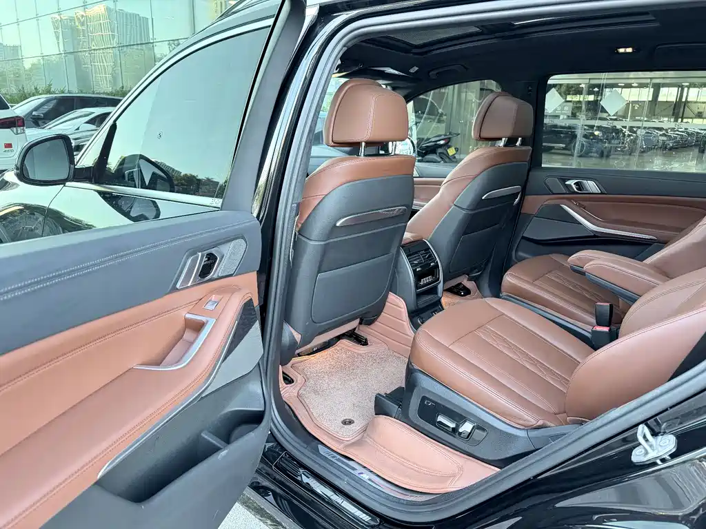 BMW X7 2022 — фото 12