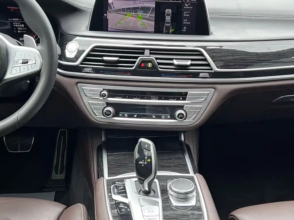 BMW 7 Series 2020 — фото 13