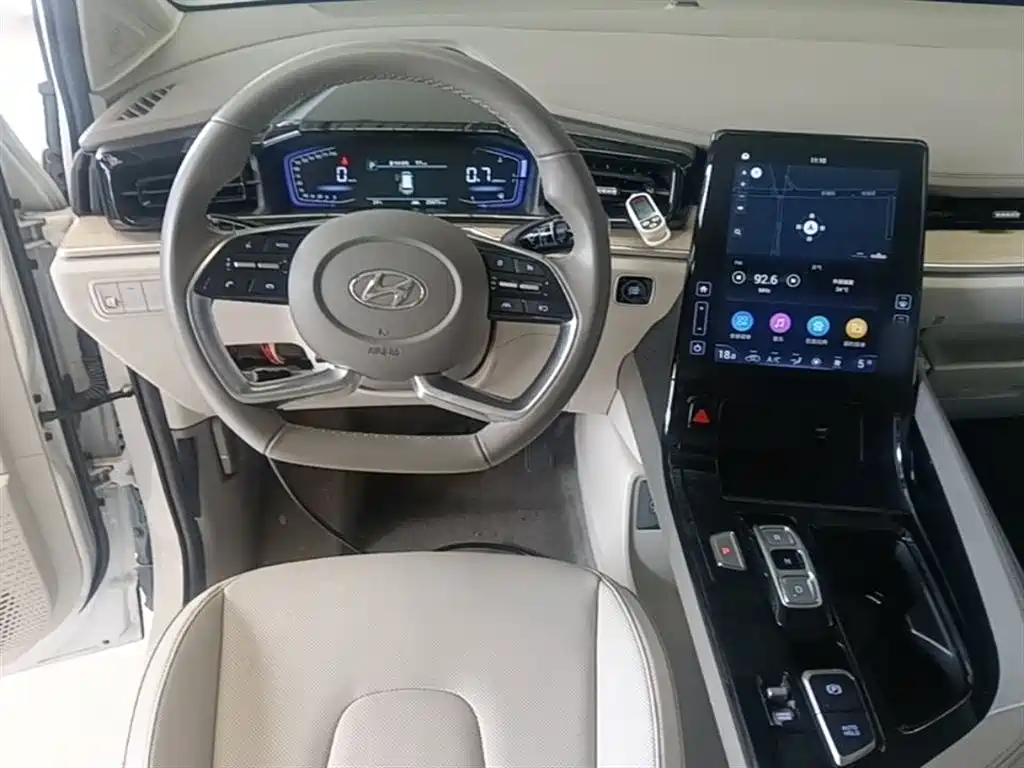 Hyundai Custo 2024 — фото 10