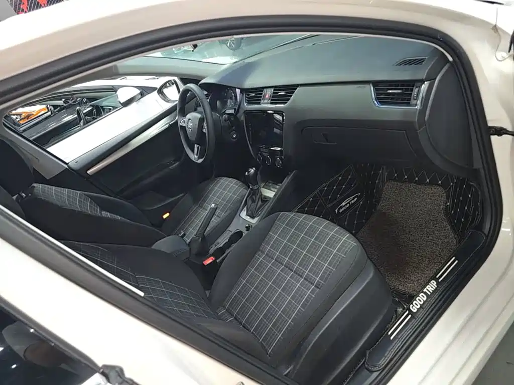 Skoda Octavia 2020 — фото 25