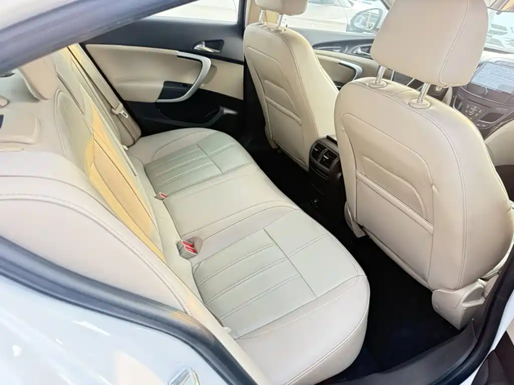 Buick Regal 2015 — фото 15