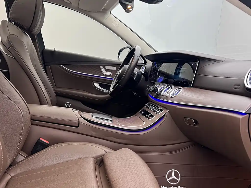 Mercedes-Benz E-Class 2023 — фото 26