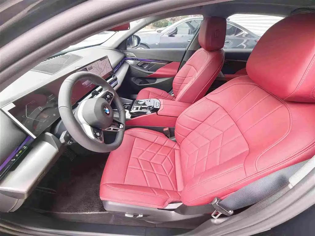 BMW 5 Series 2025
