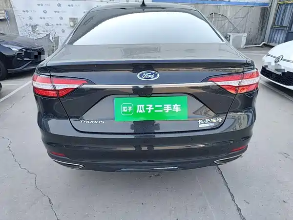 Ford Taurus 2019