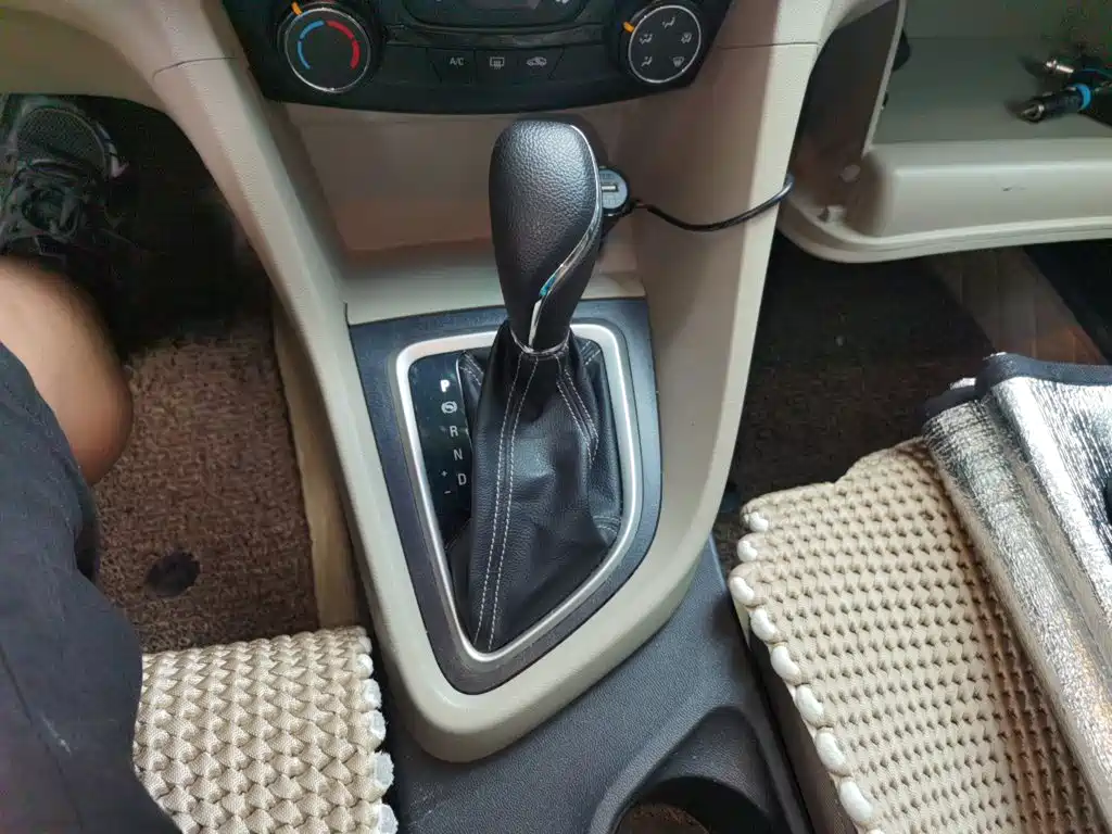 Buick Excelle 2017 — фото 10
