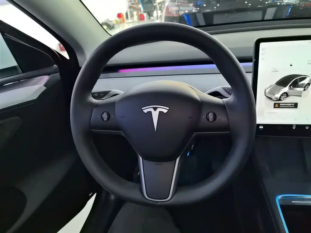 Tesla Model Y 2022 — фото 11