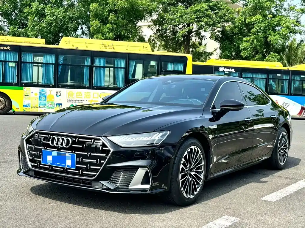 Audi A7L 2025 — фото 1