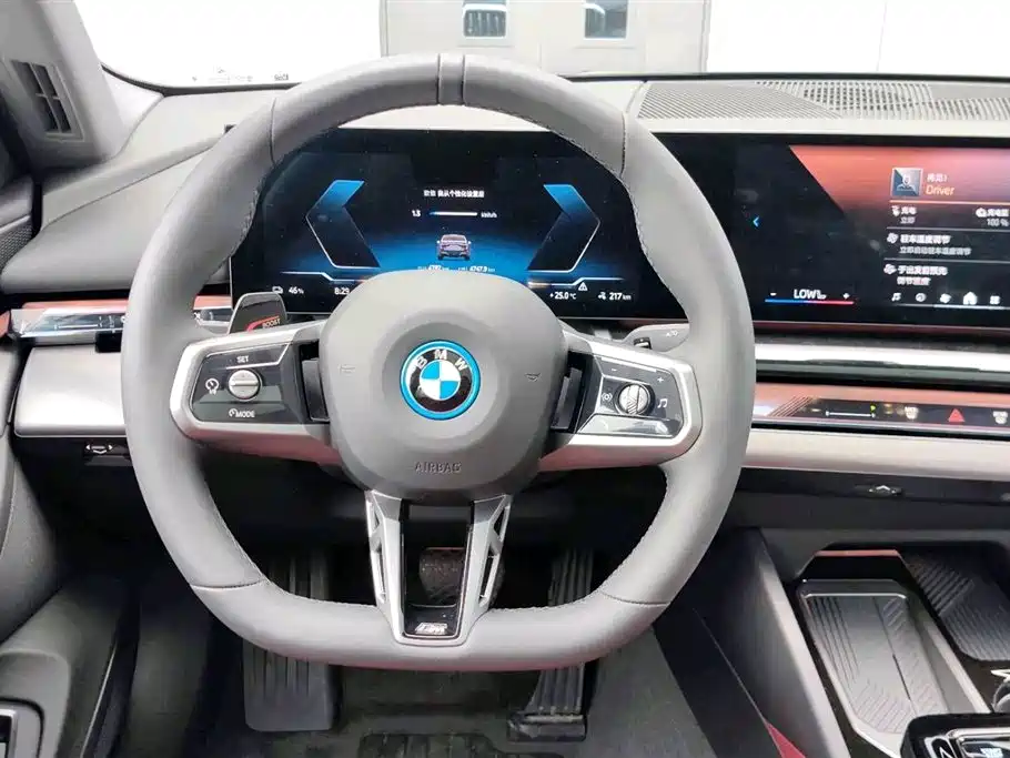 BMW i5 2025 — фото 9