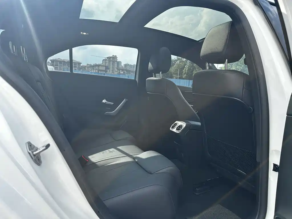 Mercedes-Benz A-Class 2022 — фото 5