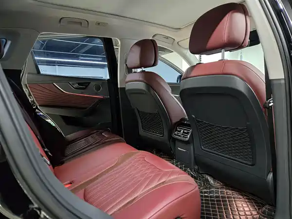 Hongqi HS5 2024