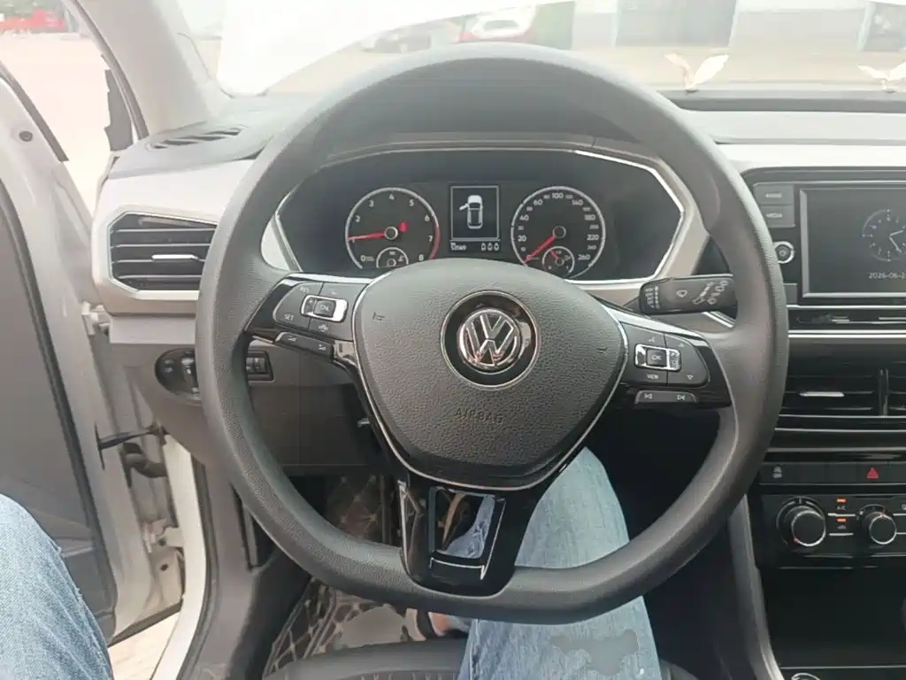 Volkswagen T-Cross 2020 — фото 11