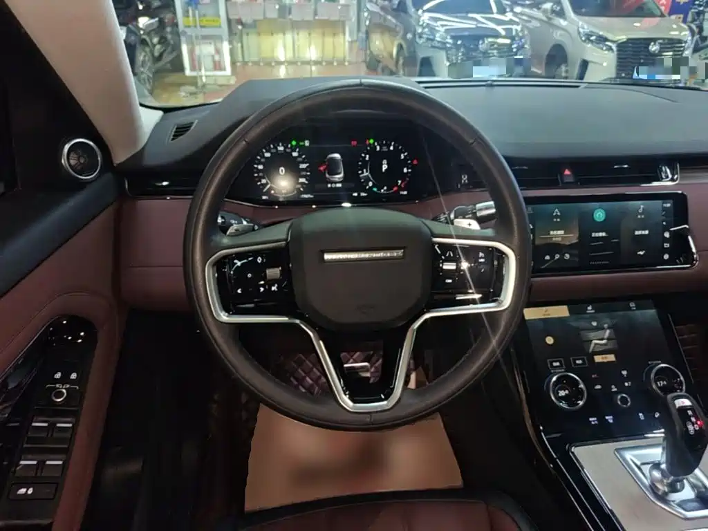 Land Rover Range Rover Evoque 2022 — фото 11