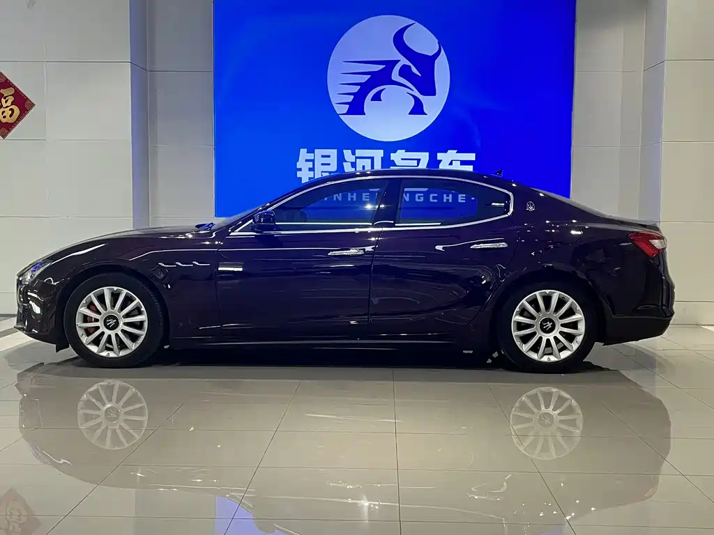 Maserati Ghibli 2018 — фото 11